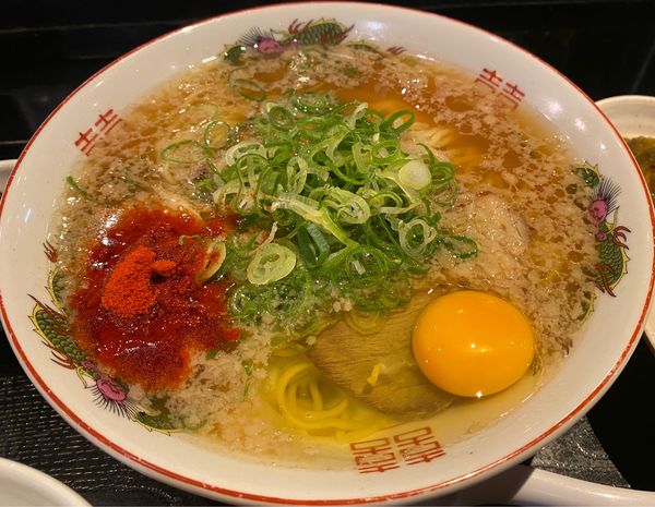 「ラーメン(白)🍜🥢」@炭火屋 もり平の写真