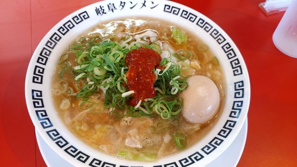 「岐阜タンメン　肉増し、味玉、ネギトッピング　４辛」@岐阜タンメン 松本店の写真