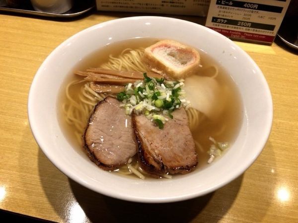 「塩ラーメン」@函館塩ラーメン 五稜郭の写真