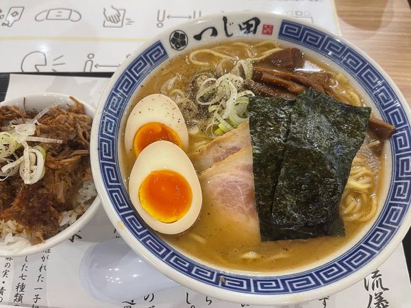 「濃厚特製らーめん大盛り＋チャーシューごはん小」@つじ田 ららぽーと富士見店の写真