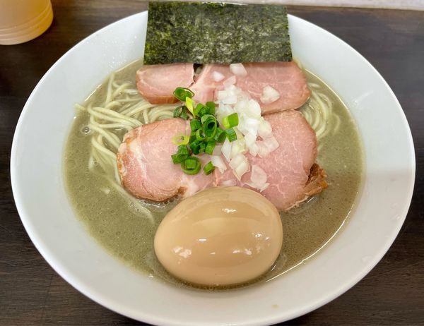 「冷や志村ーめん+味玉」@三和 中華ソバ店の写真