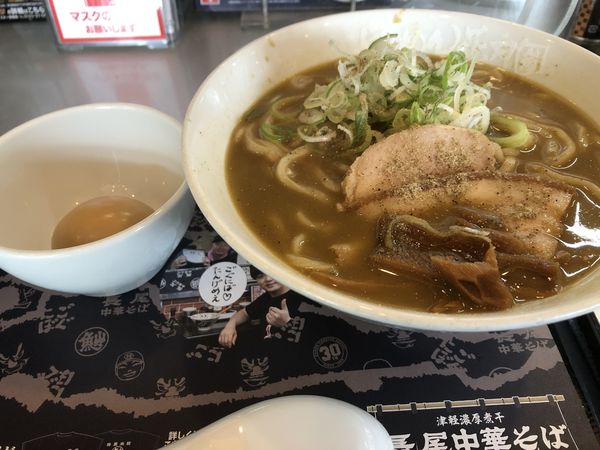 「津軽濃厚煮干し長尾中華そば+CP味玉　950円」@らあめん花月嵐 西原町店の写真