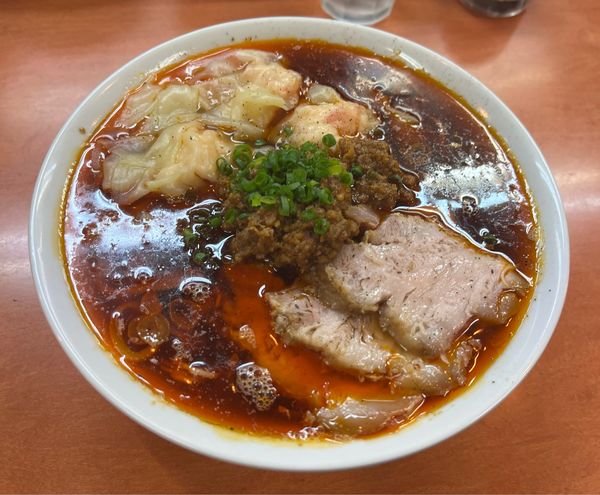 「海老ワンタンメン　辛口（ラー油味）」@日陰の写真