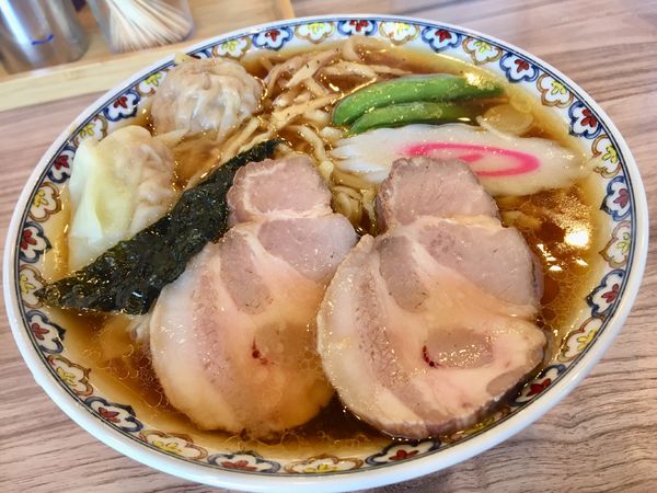 「正油ワンタン＋味玉【1070円】」@くじら食堂 nonowa東小金井店の写真