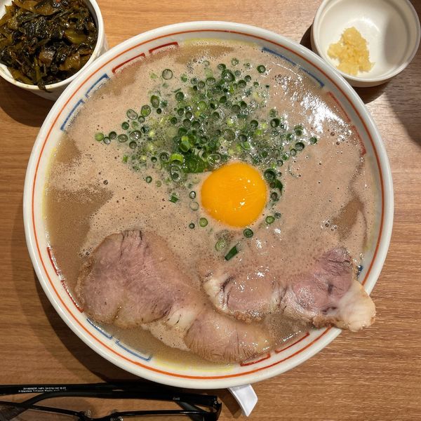 「月見ラーメン」@三代目 博多 だるま アクアシティお台場店の写真