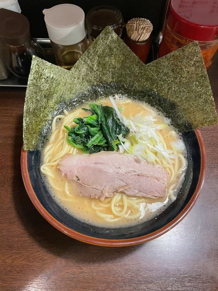 「ラーメン　醤油(770円)」@横濱家系 豚骨醤油ラーメン 蒲田 いっ家の写真
