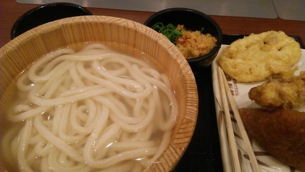 「釜あげうどん 並 290円+いなり 120円+α」@丸亀製麺 シャポー本八幡店の写真