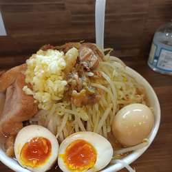 ラーメン中1050円