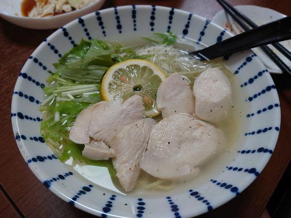 「鶏だしラーメン 550円 他いろいろ」@串焼えんの写真