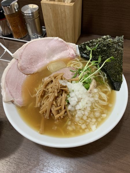 「冷やし生姜醤油ラーメン950円肉増し200円」@煮干し中華そば 山形屋の写真