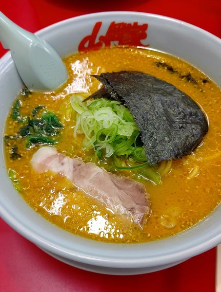 「特製味噌ラーメン(中盛)(瓶コーラ)」@山岡家 前橋野中店の写真