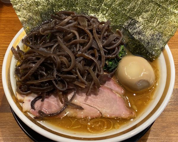 「醤油豚骨 138 きくらげ 硬 多」@らーめん三郷家の写真