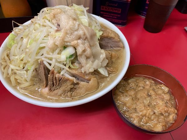 「大ラーメンぶた5枚　ニンニクヤサイアブラ　甘〜い脂×2」@ラーメン二郎 中山駅前店の写真