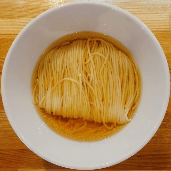 「(梅)かけそば白醤油600円」@自家製麺 くろ松の写真