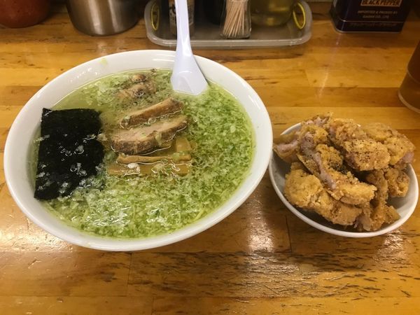 「塩ラーメン＋半パーコー」@珉珉の写真