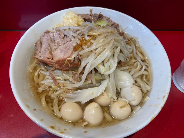 「ラーメン半分　うずら（ニンニク）」@ラーメン二郎 西台駅前店の写真