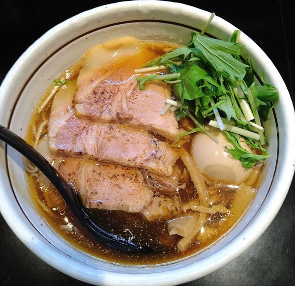 「味玉醤油らぁめん+ちゃーしゅー」@麺屋 焔の写真