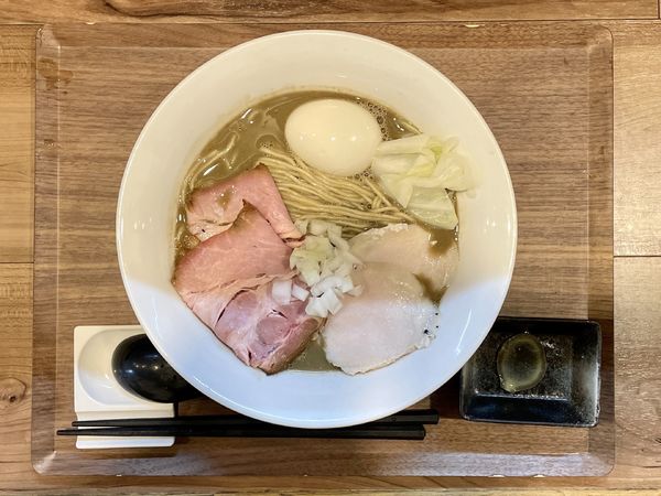 「特製濃厚煮干しラーメン ＋ 和え玉」@ラーメン 裏健やかの写真