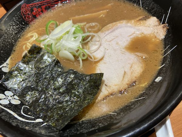 「濃厚中華そば」@金澤濃厚中華そば 神仙 東京ラーメンストリート店の写真