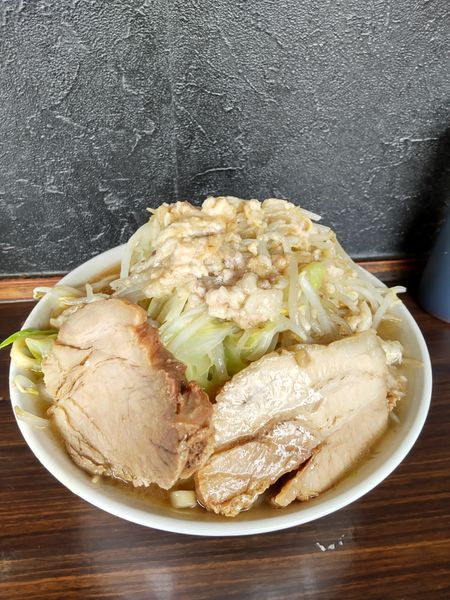 「ラーメン、ヤサイ、アブラ、カラメ」@らーめん虎丸の写真