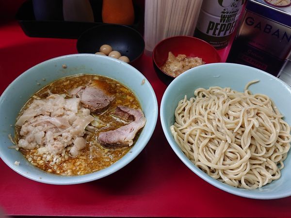 「カレーつけ麺 小 ニンニク あまーい脂 うずら」@ラーメン二郎 中山駅前店の写真