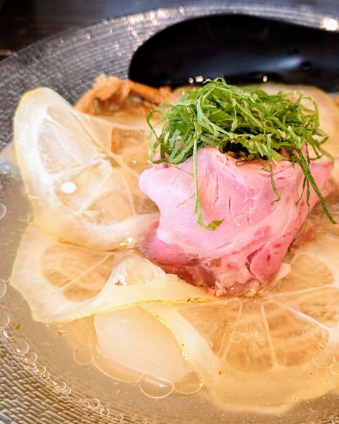 「【夏の限定】冷製レモンSOBA 900円」@中華そば 向日葵の写真