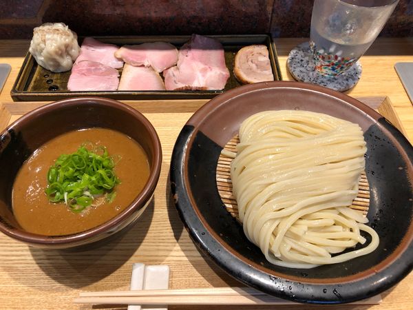 「つけめん+ 特選全部乗せトッピング」@中華蕎麦 とみ田の写真