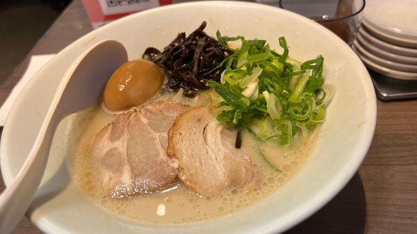 「白丸元味　味玉」@博多一風堂 みなとみらい東急スクエア店の写真