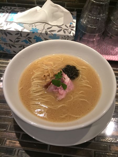 「鶏白湯塩¥860」@noodles kitchen GUNNERS 新丸子店の写真