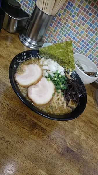 「背脂煮干しラーメン」@中華蕎麦 丸め 東久留米店の写真