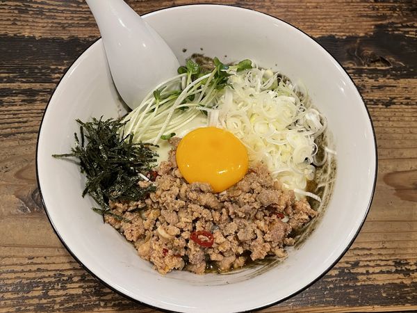 「黒チーズ混ぜ　￥１０８０」@麺家 烈 安城美園店の写真