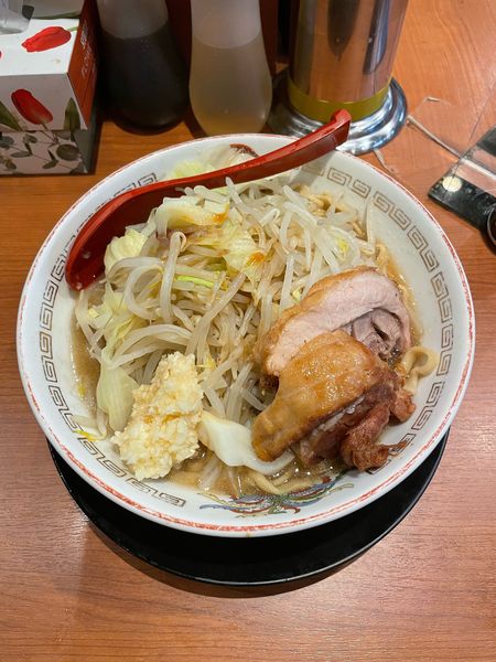 「小ラーメン(830円)カラメニンニク」@豚山 町田店の写真