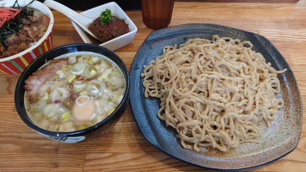 「つけそば860円+【限定】カレー玉170円+豚ばら飯350円」@中華そば専門 とんちぼの写真