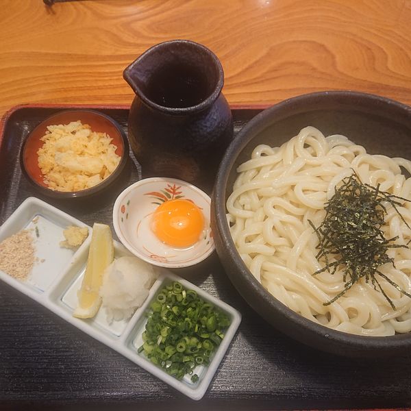 「釜ぶっかけ600円、卵黄60円」@うどん本陣 山田家 本店の写真