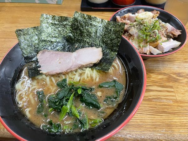 「ラーメン＋まかない飯」@麺家 紫極の写真