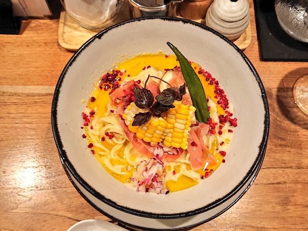 「【限定】冷やしとうもろこしらーめん ラズベリーとの共演、など」@海老丸らーめんの写真
