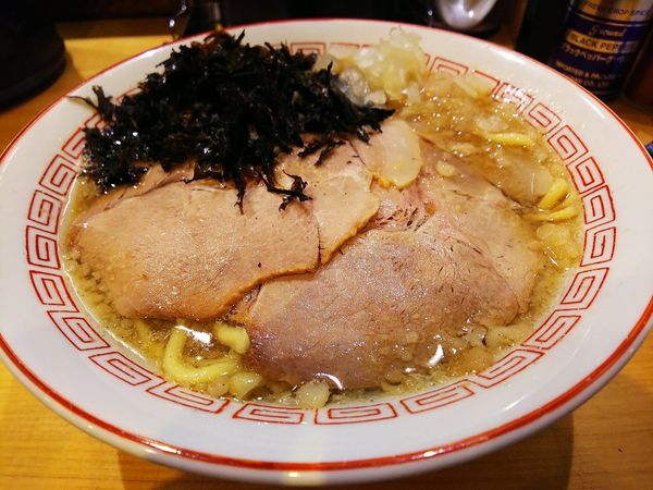 「中華そば・醤油+バラ海苔」@背脂煮干し中華そば 和市 新橋本店の写真