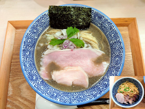 「限定 冷やし煮干しそば(醤油)+特選煮干し和え玉」@煮干しつけ麺 宮元の写真