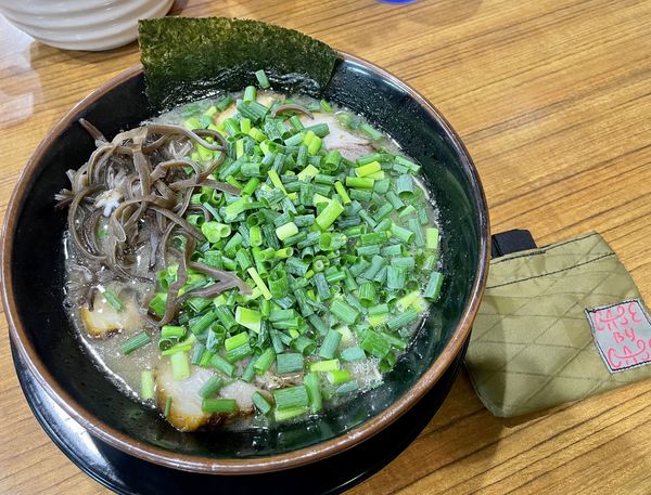 「ネギチャーシューメン」@博多長浜らーめん ぼたんの写真