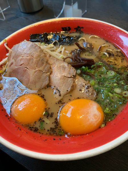 「玉子入りラーメン950円」@黒亭 本店の写真
