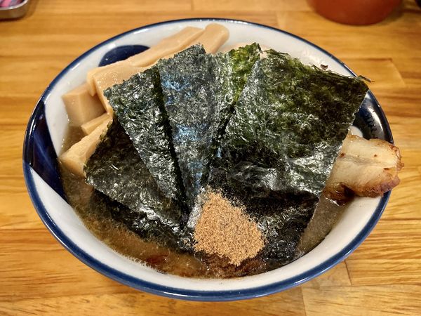 「プレミアムモルツ 中瓶 → らーめん並盛 ＋ 特製トッピング」@自家製麺 然の写真