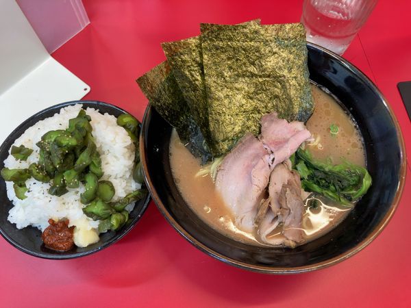 「ラーメン並」@横浜ラーメン 山本家の写真