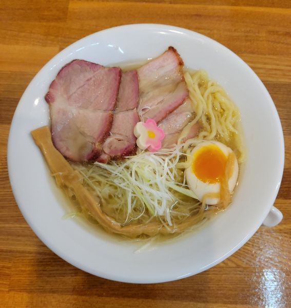 「特製こはね白醤油そば」@麺彩 こはねの写真