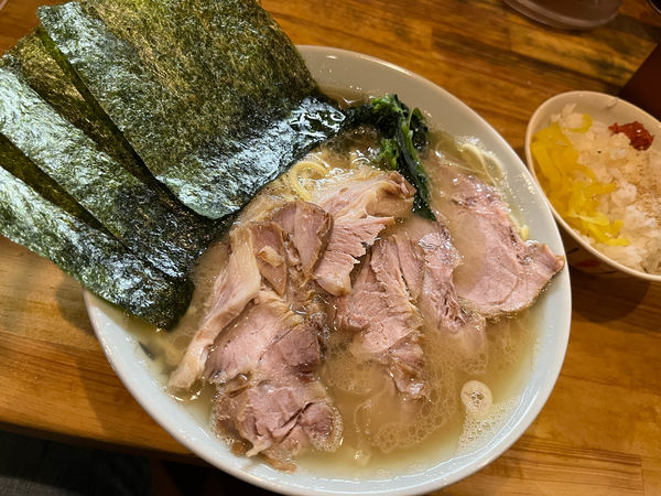 「チャーシューメン ¥950  ごはん ¥100」@洞くつ家の写真