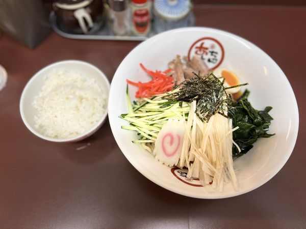 「冷やし中華(太麺)830円＋無料小ライス」@支那そば あまちゃんの写真