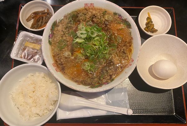 「ラーメン(黒)🍜🥢朝定食🍚」@炭火屋 もり平の写真