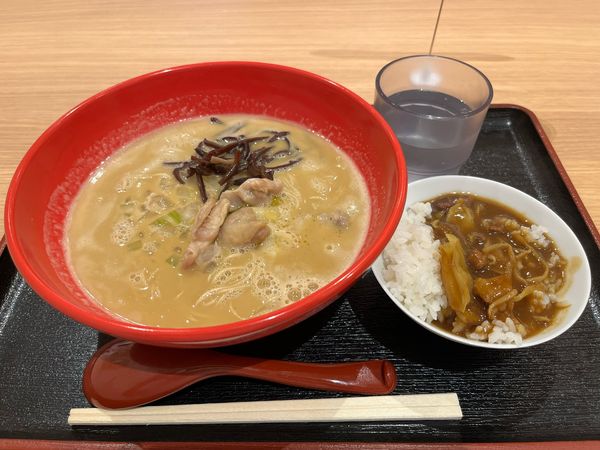 「鶏白湯らーめん690円 替え玉100円」@鶏白湯 美富の写真
