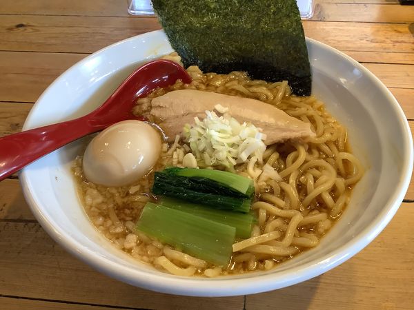 「ニンニク背脂の醤油らーめん、味玉 1000円」@支那そば ヒイラギ食堂の写真