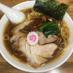 しょうゆラーメン(900円)