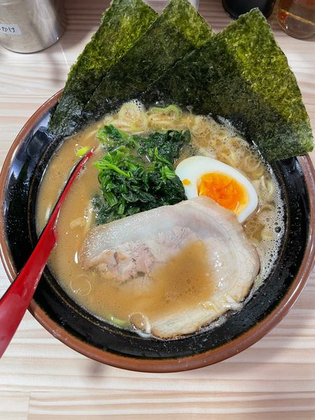「ラーメン(750円)」@實家 戸部本町店の写真